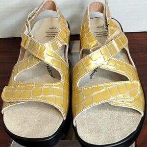 Barefoot Freedom Angela Yellow Croc Embossed Leather Wedge Sandals 7.5 Wide